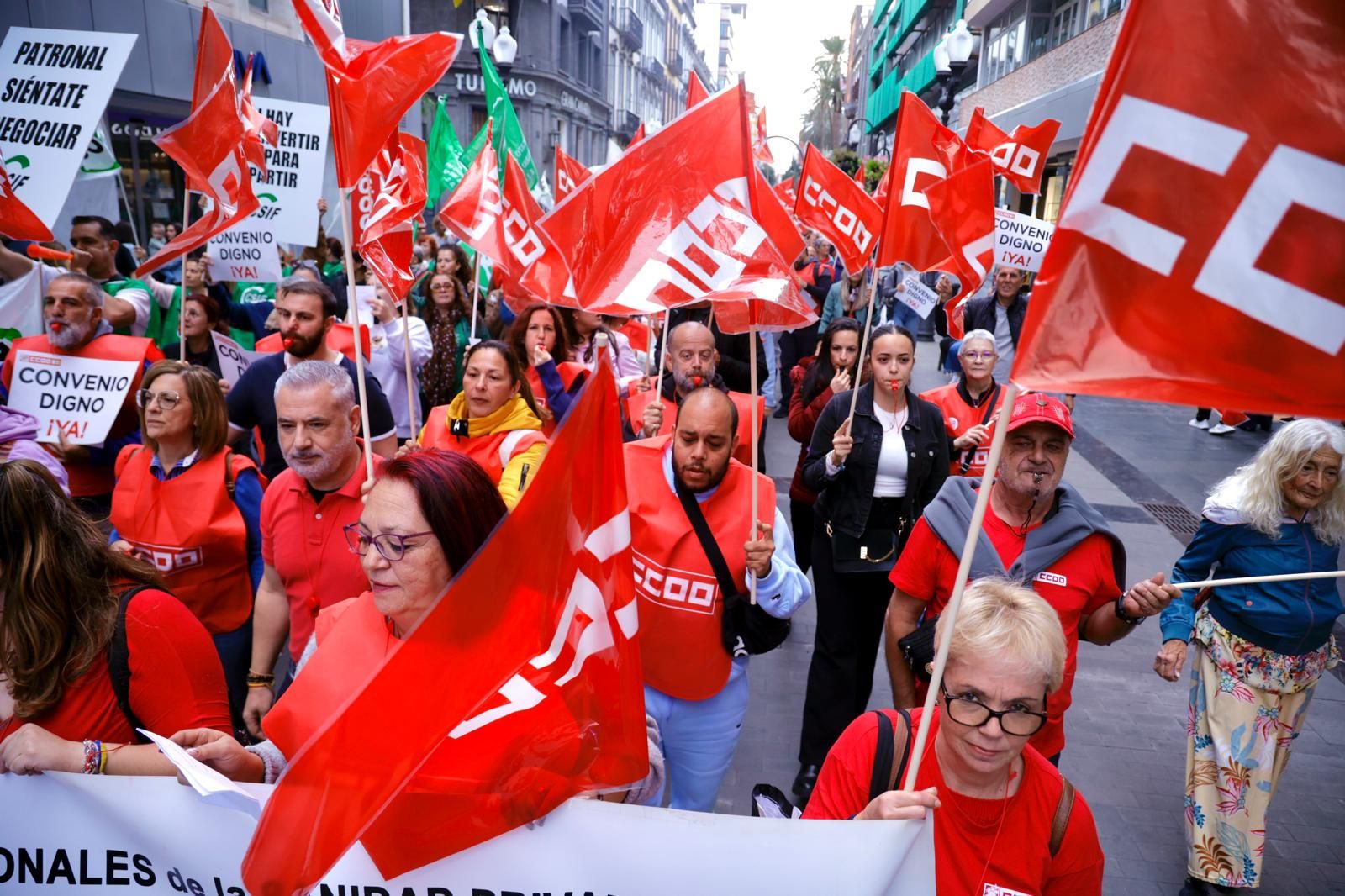 Manifestación por la mejora de sueldos en la sanidad privada