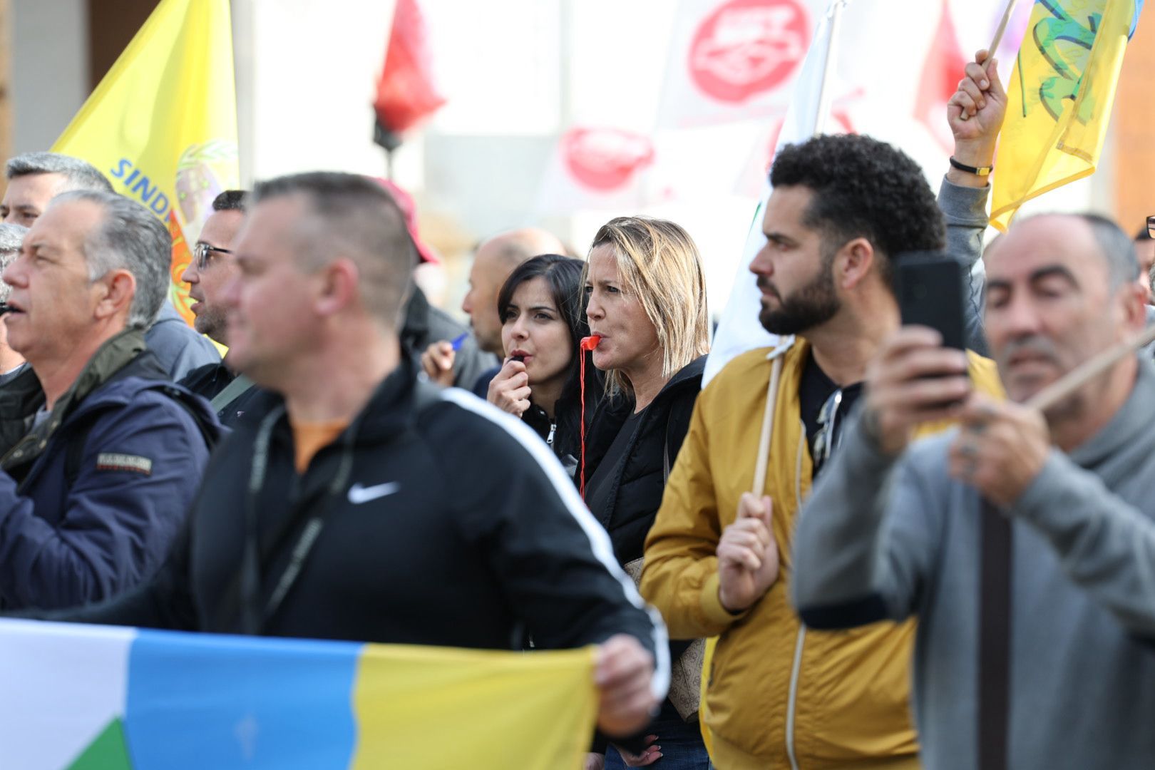 Protesta policial: Concentración ante el Ayuntamiento de la capital grancanaria por el conflicto de las horas extras