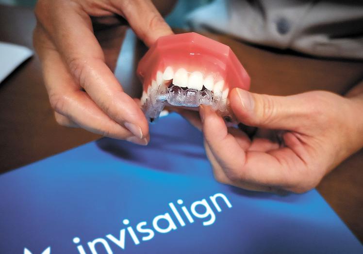 Ortodoncia invisible INVISALIGN.