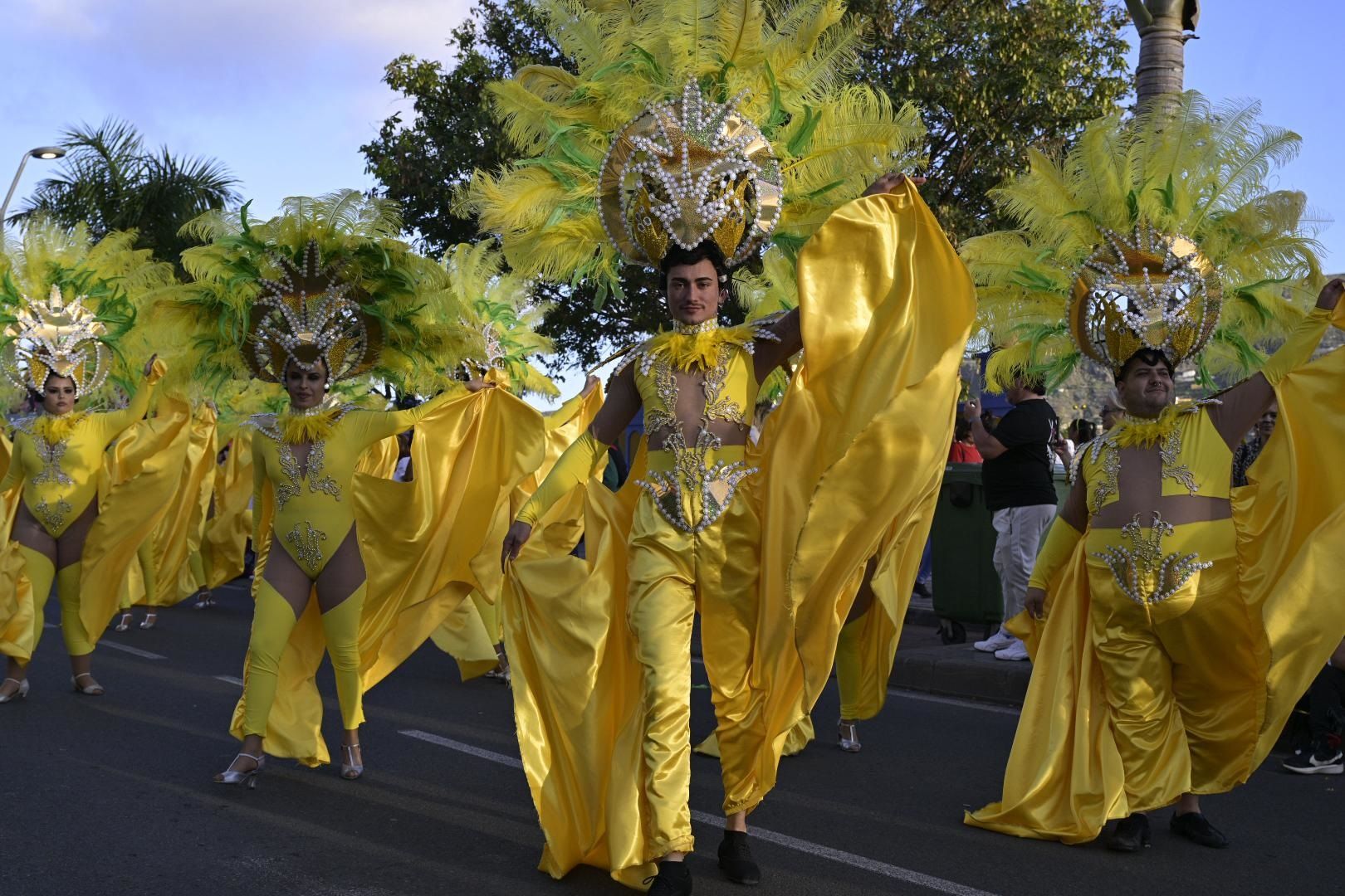 Gáldar sale a la calle a celebrar la cabalgata de su carnaval