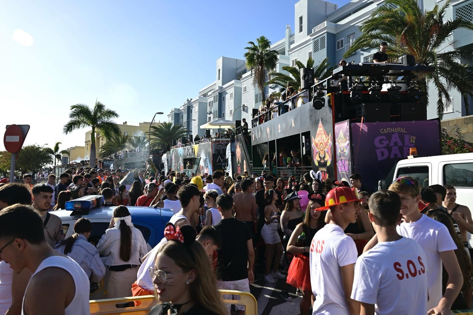 Gáldar sale a la calle a celebrar la cabalgata de su carnaval