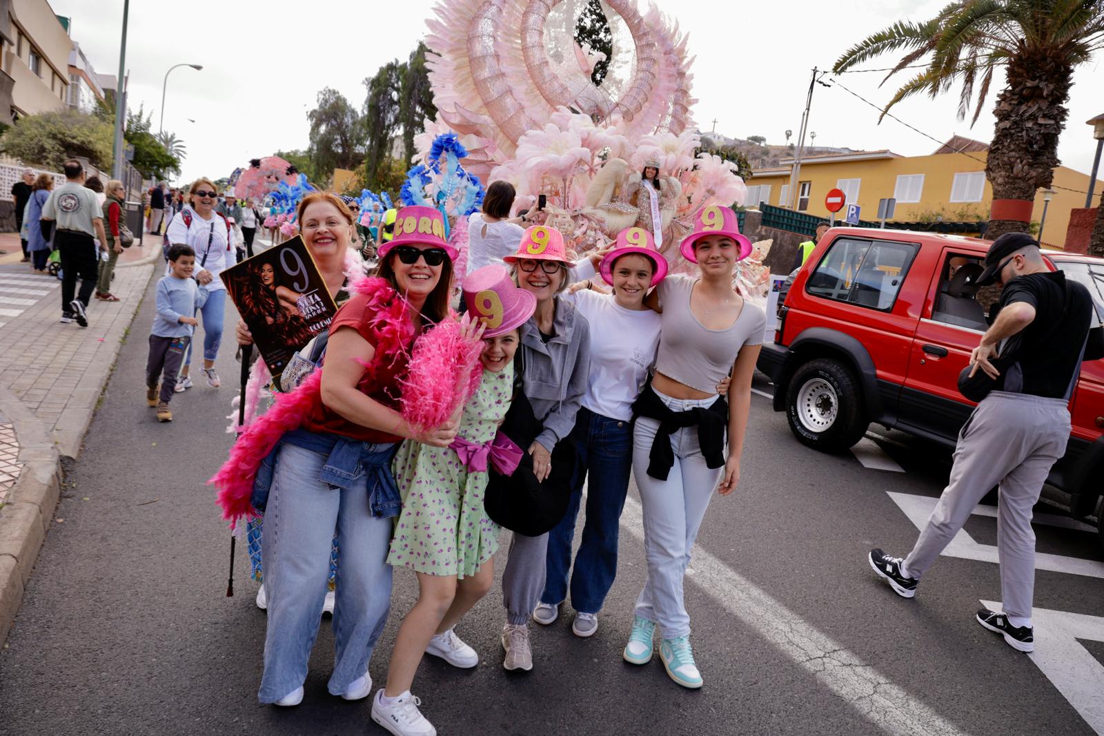 Color y fantasía en el desfile inaugural del carnaval de Las Palmas de Gran Canaria