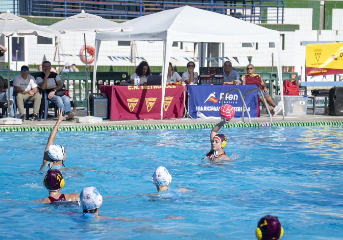 Imagen del partido disputado en la Piscina José Feo.