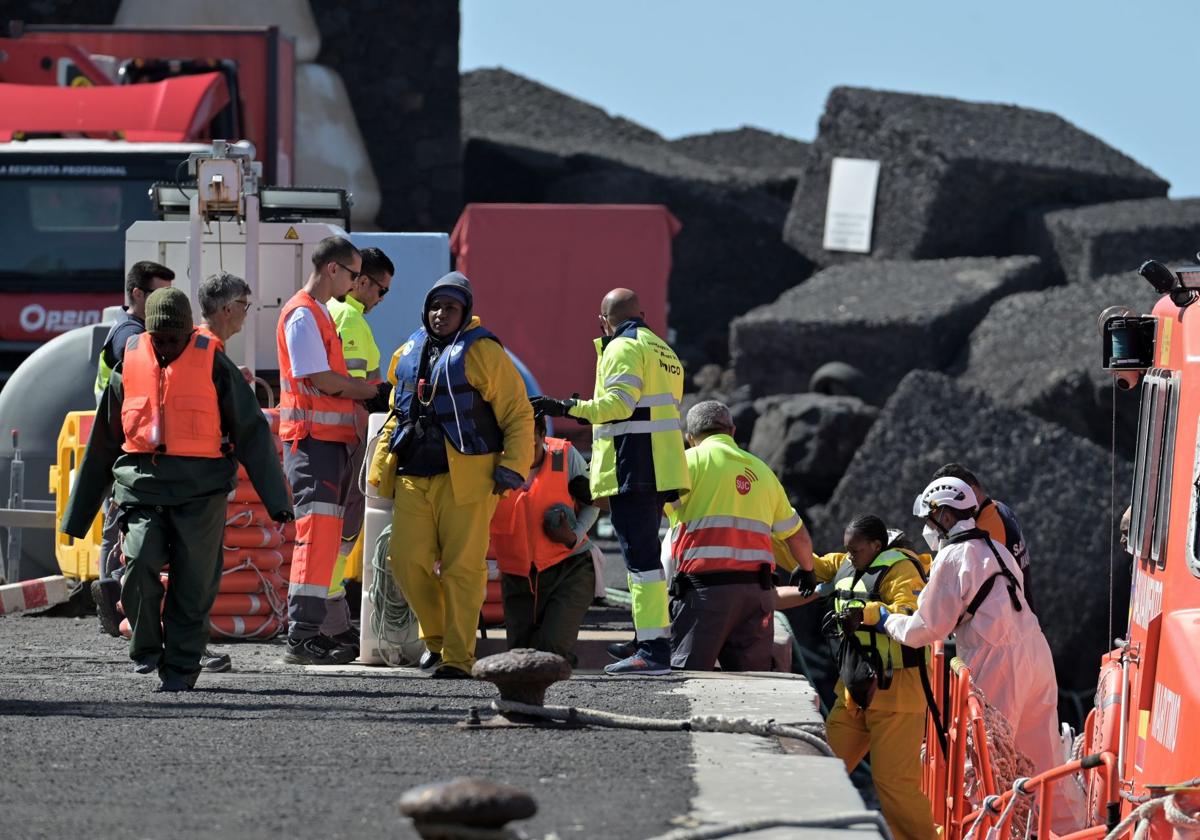 Llegan a El Hierro 121 personas inmigrantes