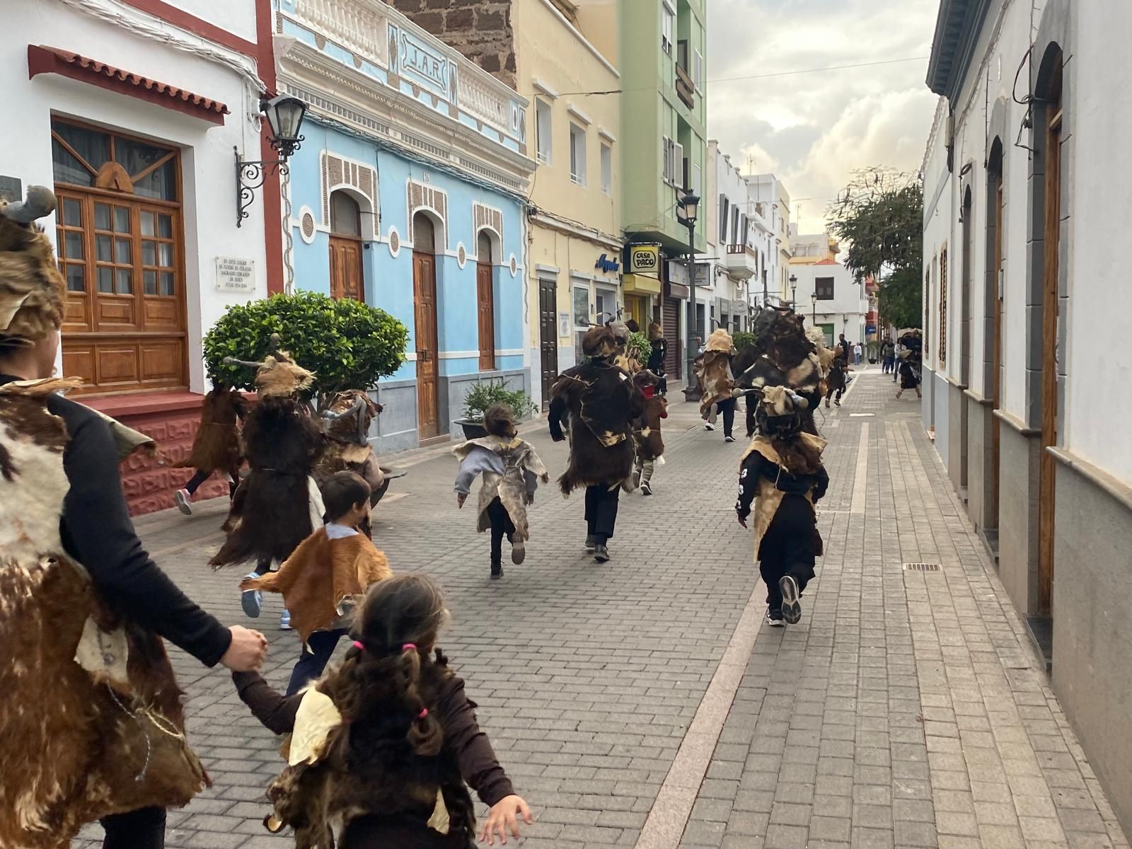 Estampida carnavalera de machos y cabras en La Aldea de San Nicolás