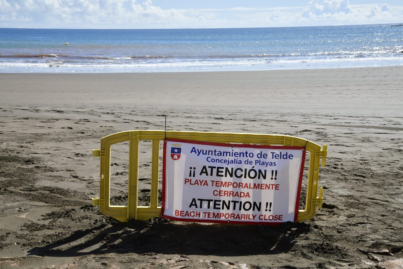 Telde cierra las playas más afectadas por las lluvias