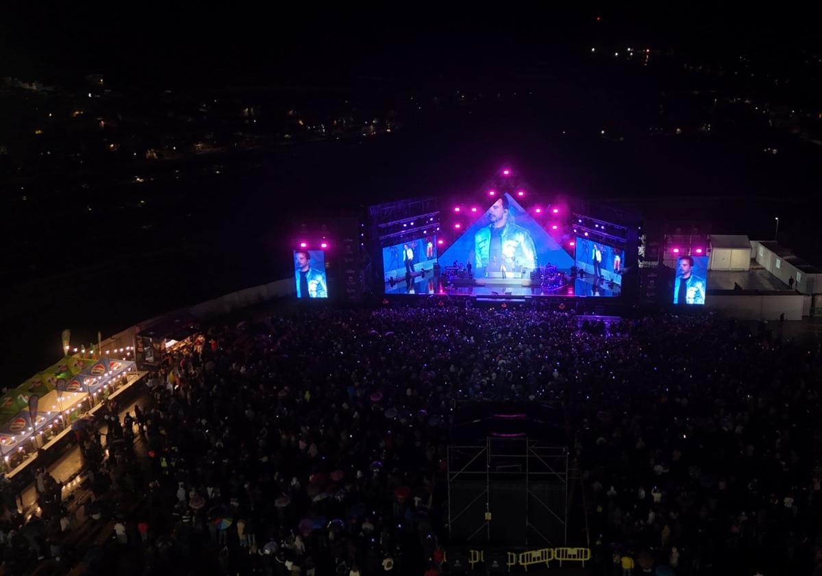 Imagen principal - El carnaval de Gáldar, a ritmo de Luis Fonsi