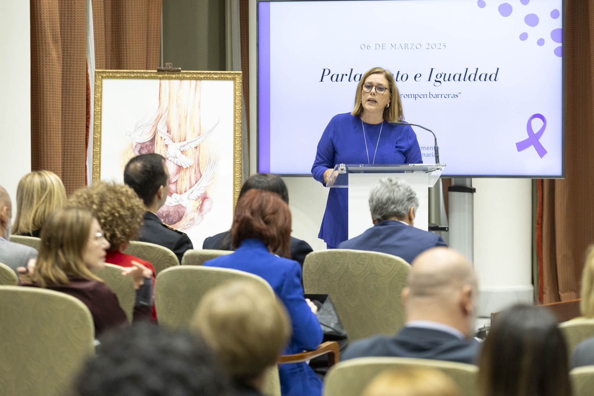 Astrid Pérez inaugura la conmemoración del 8 de marzo con la segunda jornada sobre igualdad 'Mujeres que rompen barreras'.