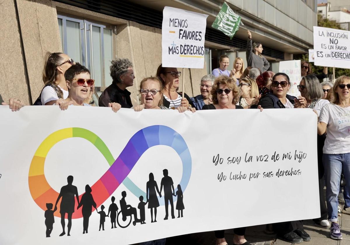 Manifestación de las familias por los derechos del alumnado con necesidades en la capital grancanaria.