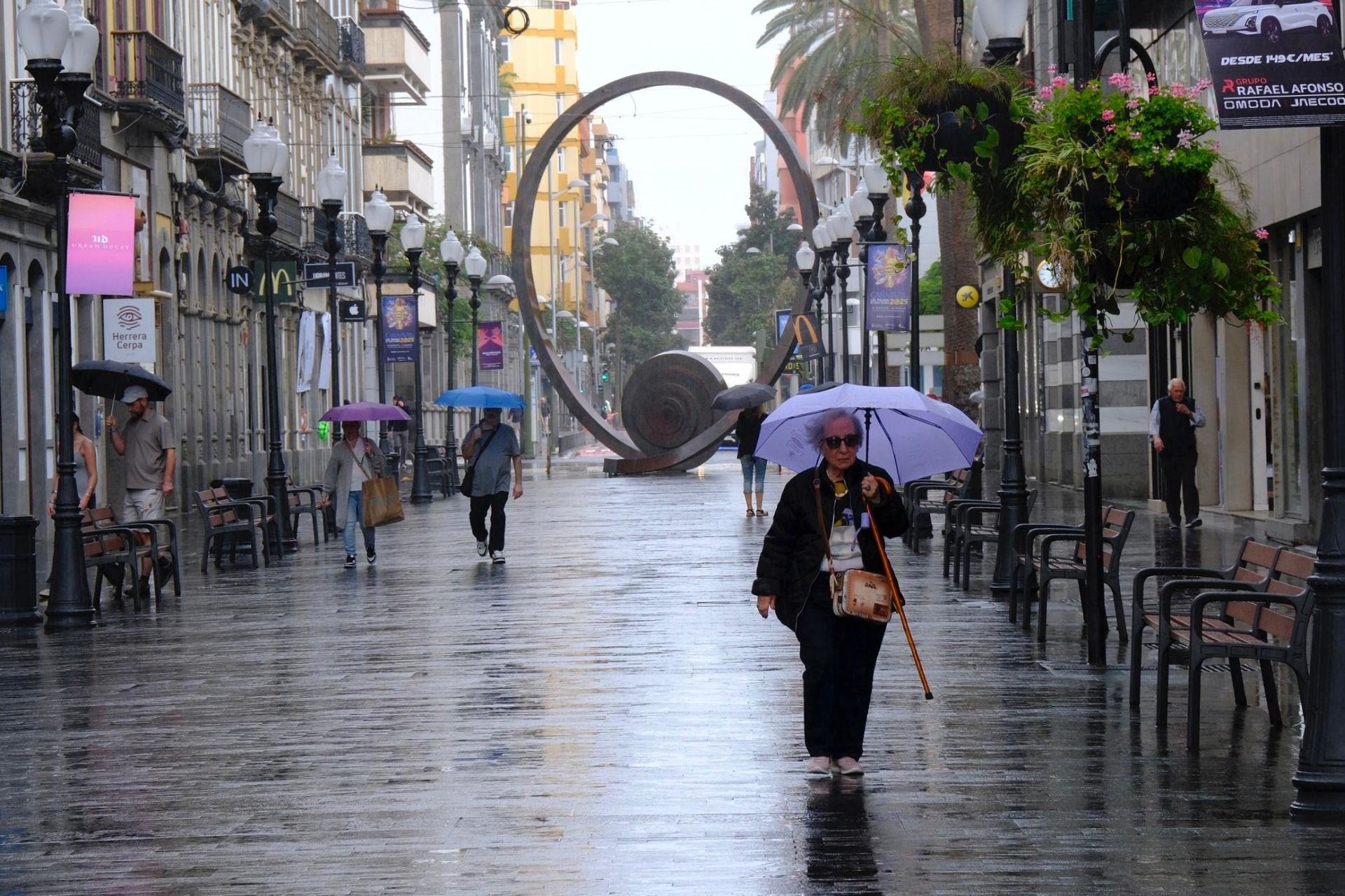 La capital grancanaria bajo el paraguas