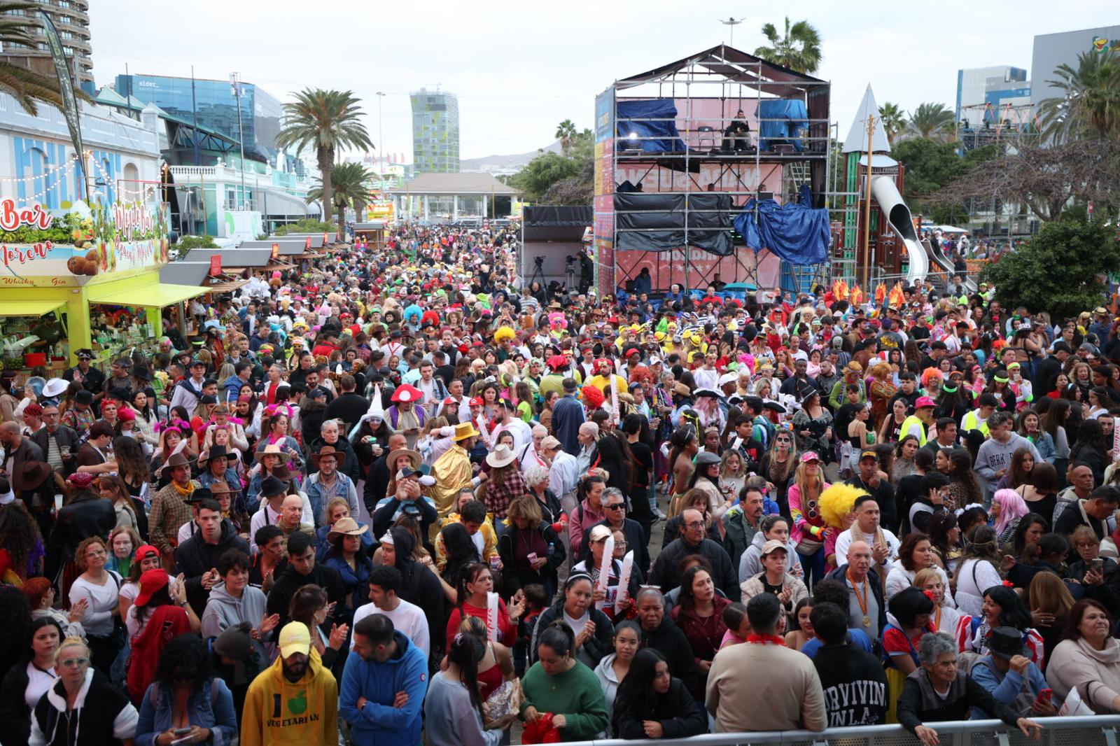 La música reina en el carnaval de día