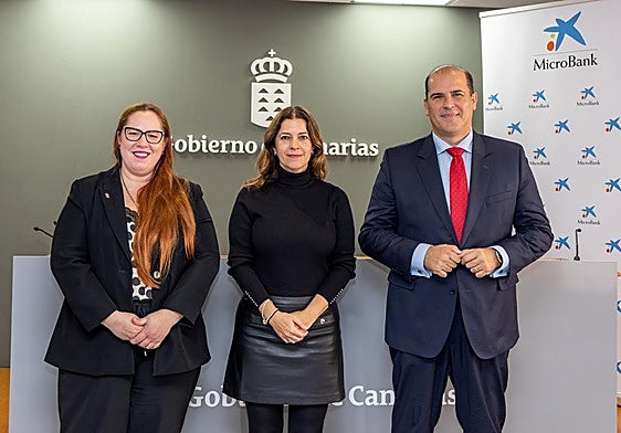Firma convenio MicroBank y Servicio Canario de Empleo.