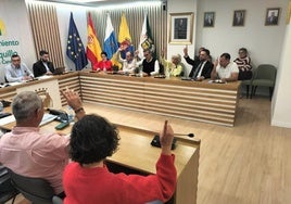 Concejales de la oposición.