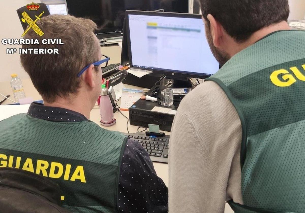 Agentes de la Guardia Civil.