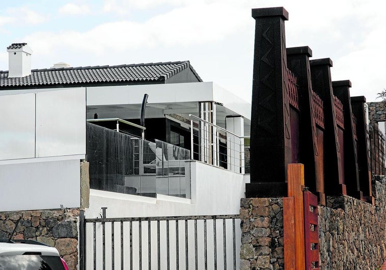 La vivienda donde ocurrió todo, el pasado jueves, se encuentra en una zona residencial de alto 'standing', junto al campo de golf de El Salobre.