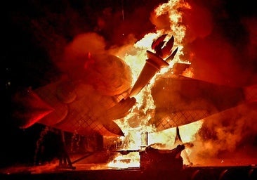 30.000 personas despiden el carnaval de Las Palmas de Gran Canaria con el entierro de la sardina