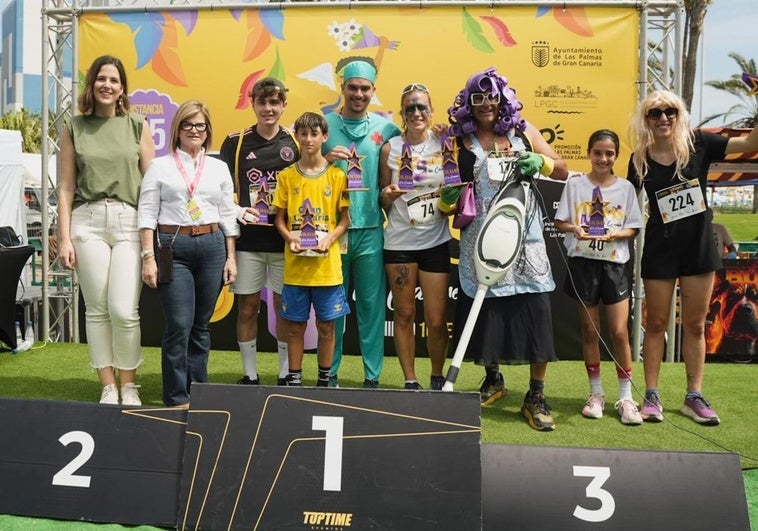 Podium olímpico de la primera edición de 'Viudas a la carrera'.