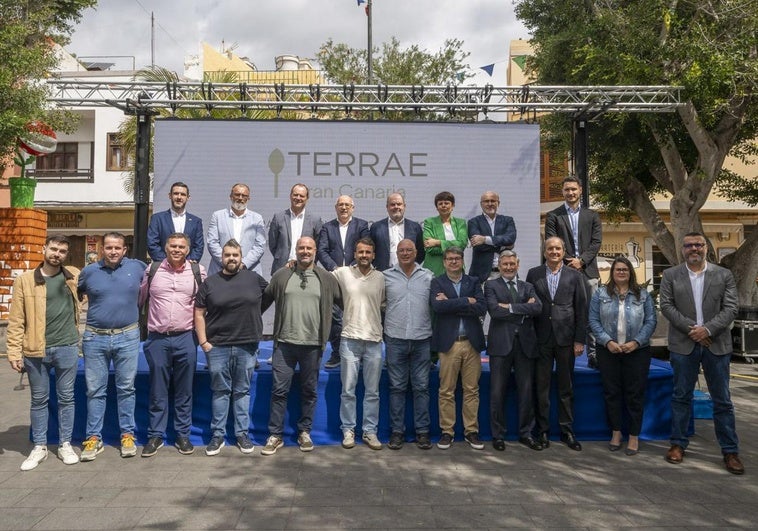 Foto de familia tras la presentación de Terrae en Gran Canaria.