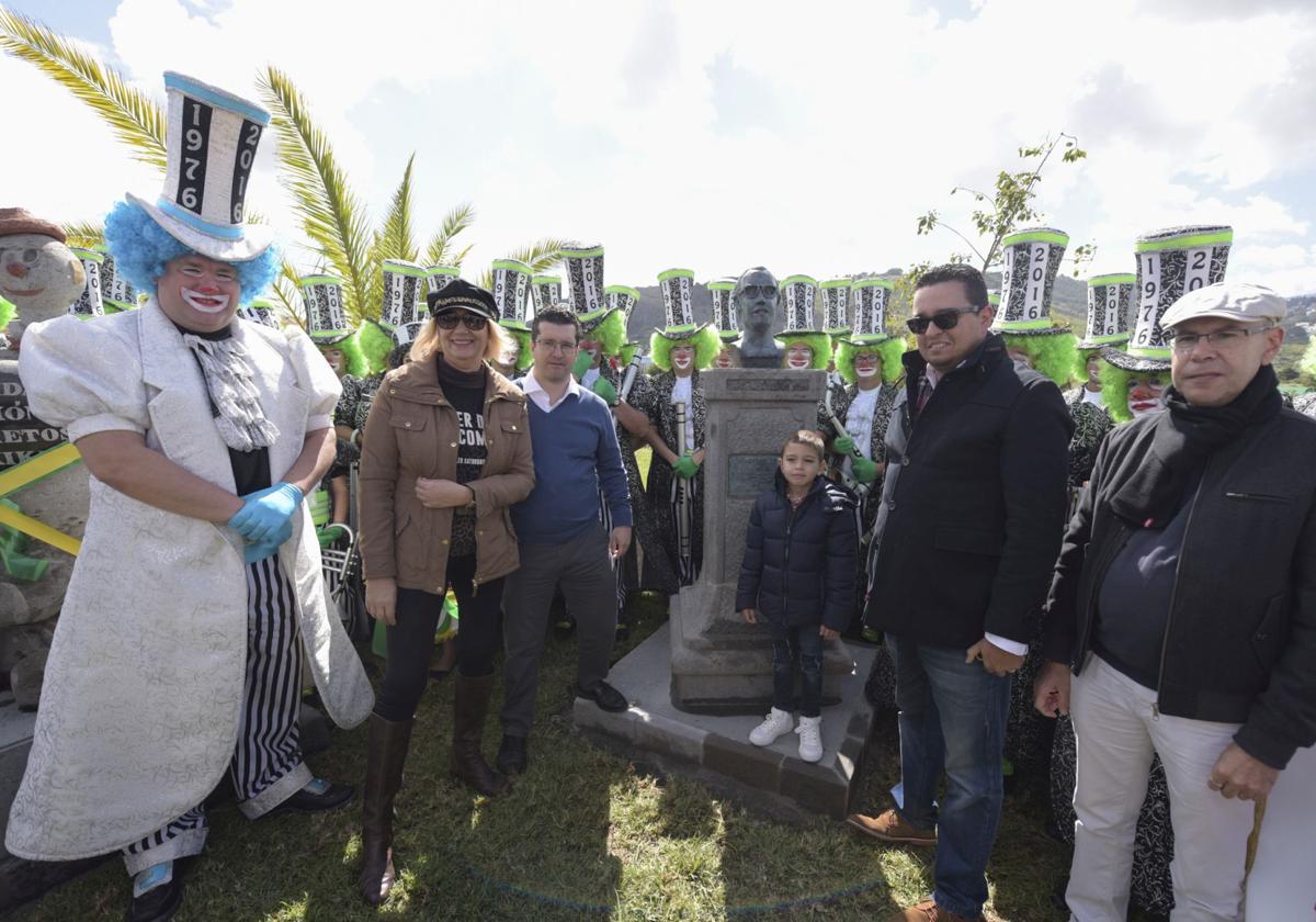 Imagen de archivo de la inauguración del busto de Tomás Pérez.