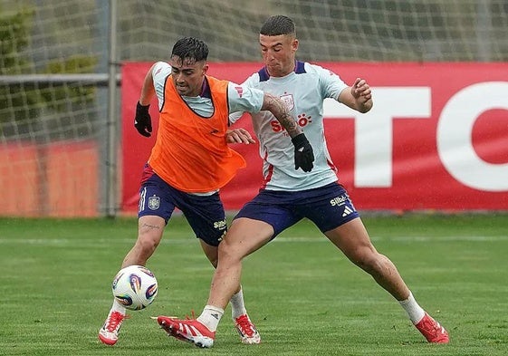 Juanma Herzog y Alberto Moleiro, juntos en la concentración de la Sub-21 en Las Rozas.