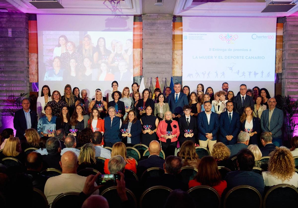 El acto de entrega de los premios se celebró anoche en el Hotel Santa Catalina, con una destacada representación institucional.