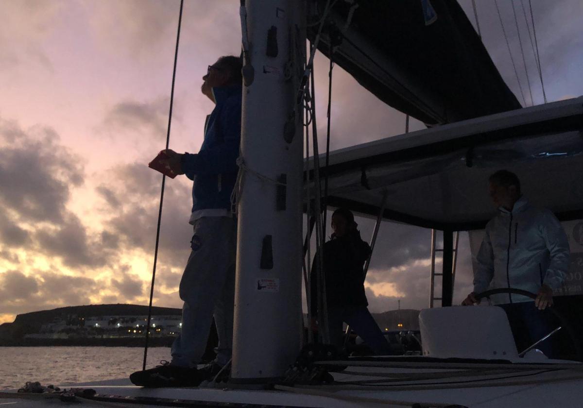 La empresa Keep Sailing logra el primer distintivo de Canarias de navegación astronómica.