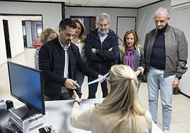 El secretario general de Coalición Canaria y presidente de Canarias, Fernando Clavijo, presenta su candidatura para seguir dirigiendo la formación nacionalista.