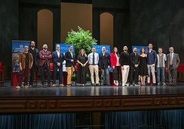 Foto de familia de la presentación de 'Don Giovanni', este miércoles, en el escenario del Teatro Pérez Galdós.