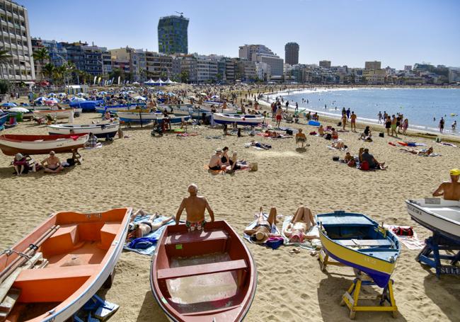 Playa de Las Canteras en una imagen de archivo.