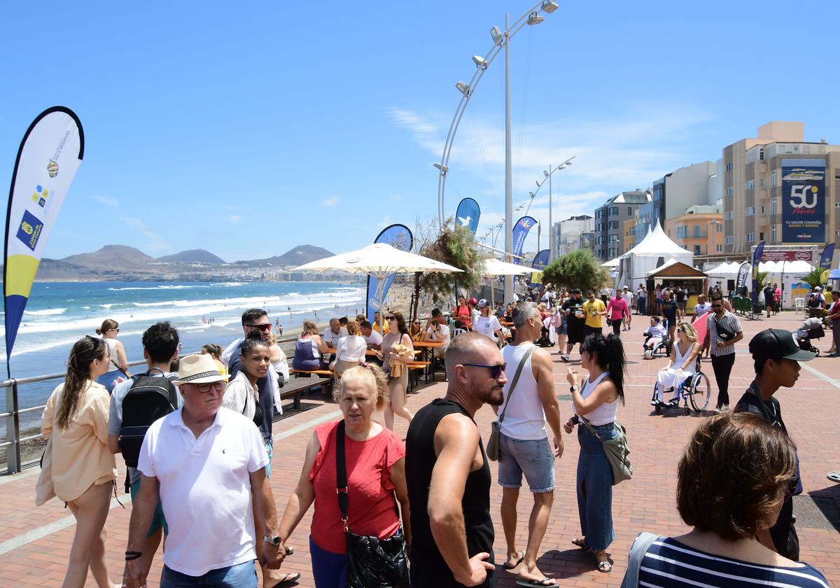 Canarias debuta como sede del Campeonato de España de Parasurfing