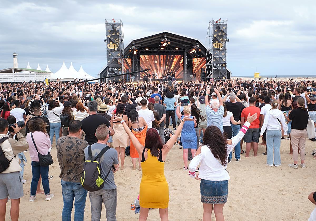 “Who Should Pay Is Those Who Use the Environment, Not the Other Way Around”: The PP Questions the Cabildo’s €320,000 Contribution to the Filming of ‘La Reina del Flow’
