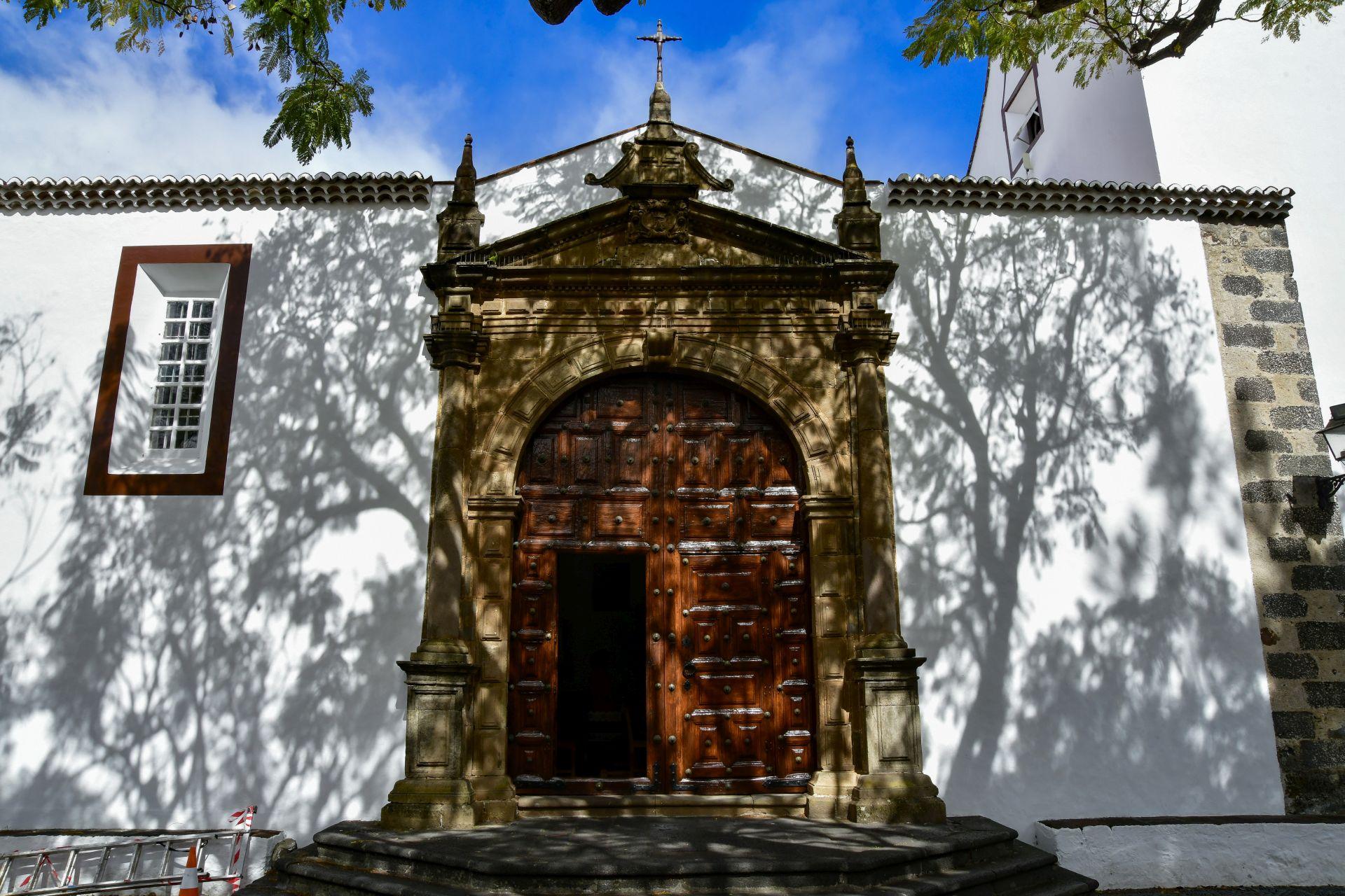 La Palma se prepara para bajada de la Virgen de las Nieves, en imágenes