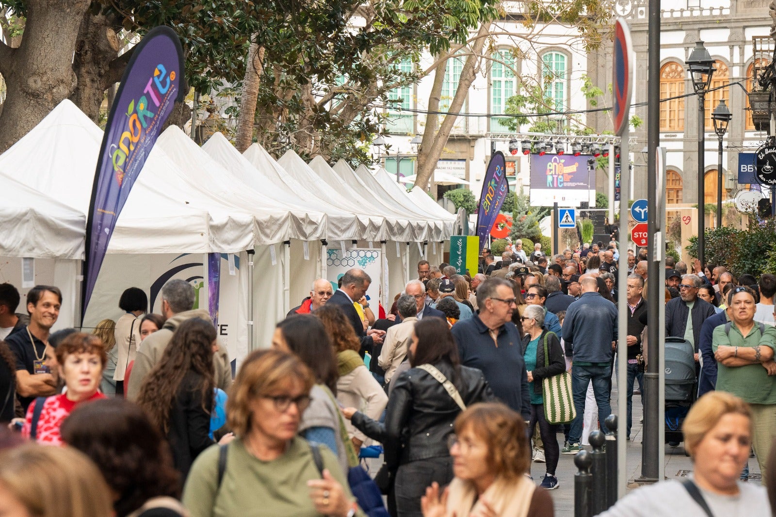 Gastronomía, artesanía, folclore, color y tradición en Arucas