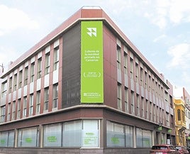 Imagen de la fachada del HUSR en Las Palmas de Gran Canaria.
