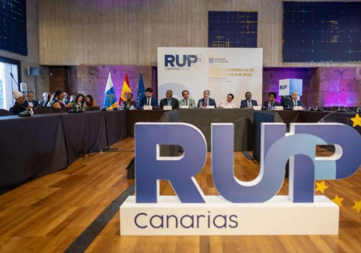«Ofensiva política y jurídica» de Canarias para limitar a extranjeros comprar casas
