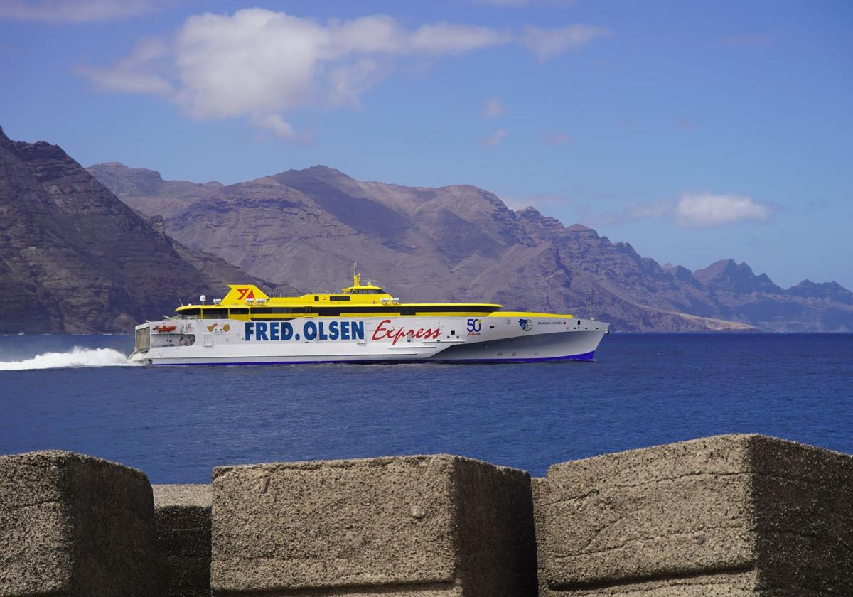 Fred. Olsen prevé transportar a 152.000 viajeros en Semana Santa, un 9% más que en 2024