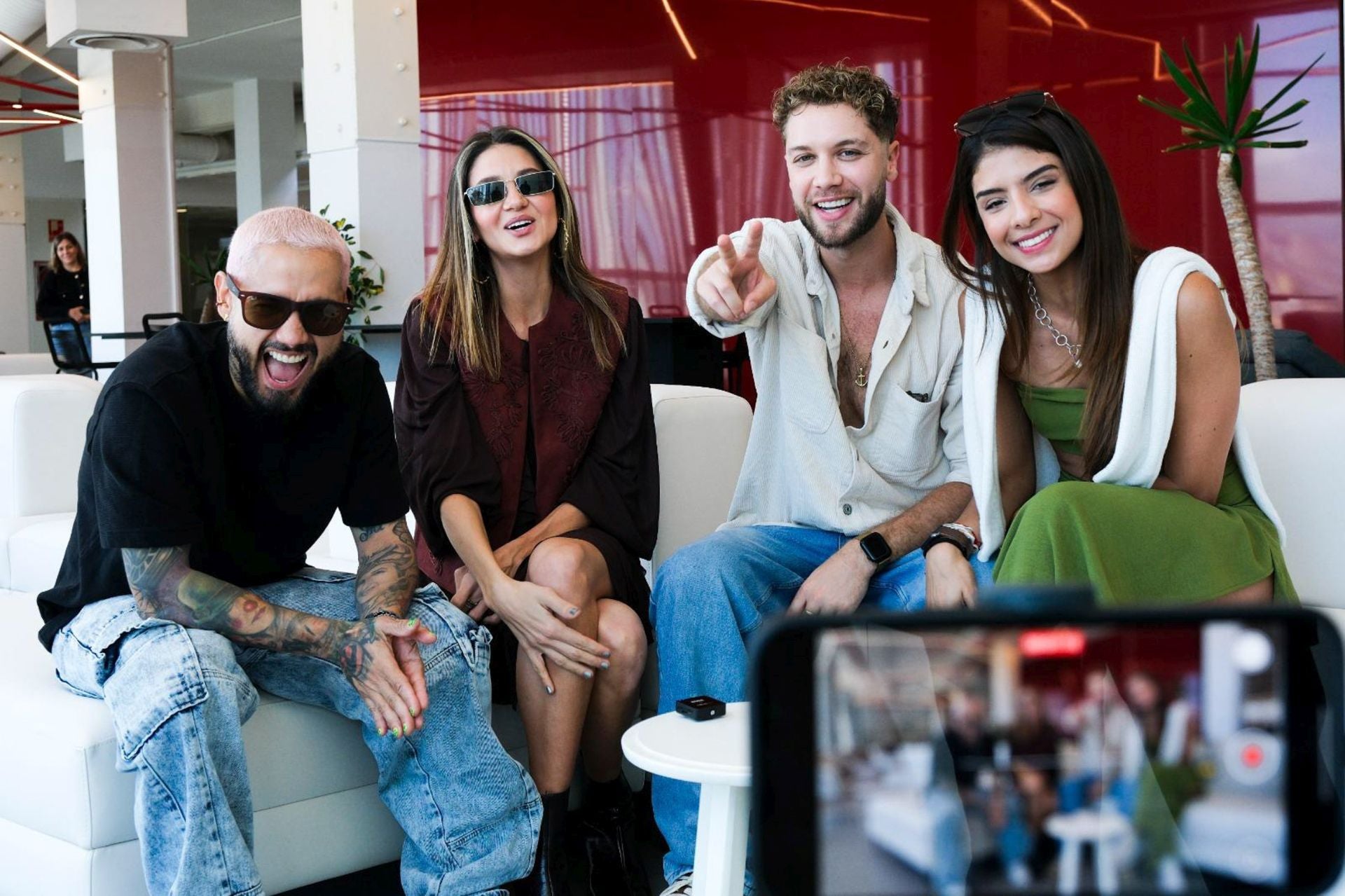 La visita de los actores de &#039;La Reina del Flow&#039; a CANARIAS7, en imágenes