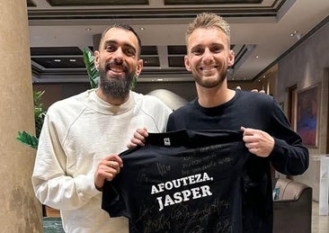 Cillessen abandona el hospital y regresa a Gran Canaria