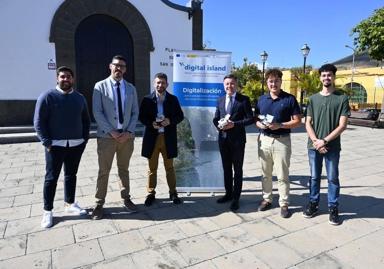 De izquierda a derecha Miguel González, Daniel Montoro, Fran Blanco, Teodoro Sosa, Cristian Perdomo y Daniel en la Plaza de San Isidro.