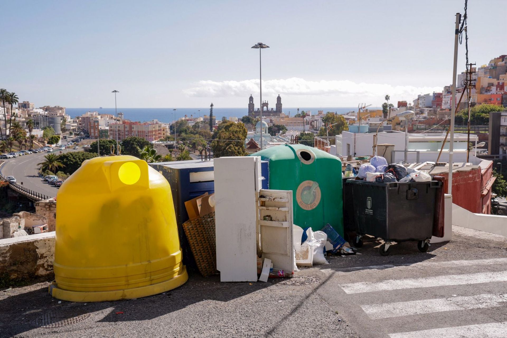 Los vecinos de San Roque enseñan el deterioro de sus calles