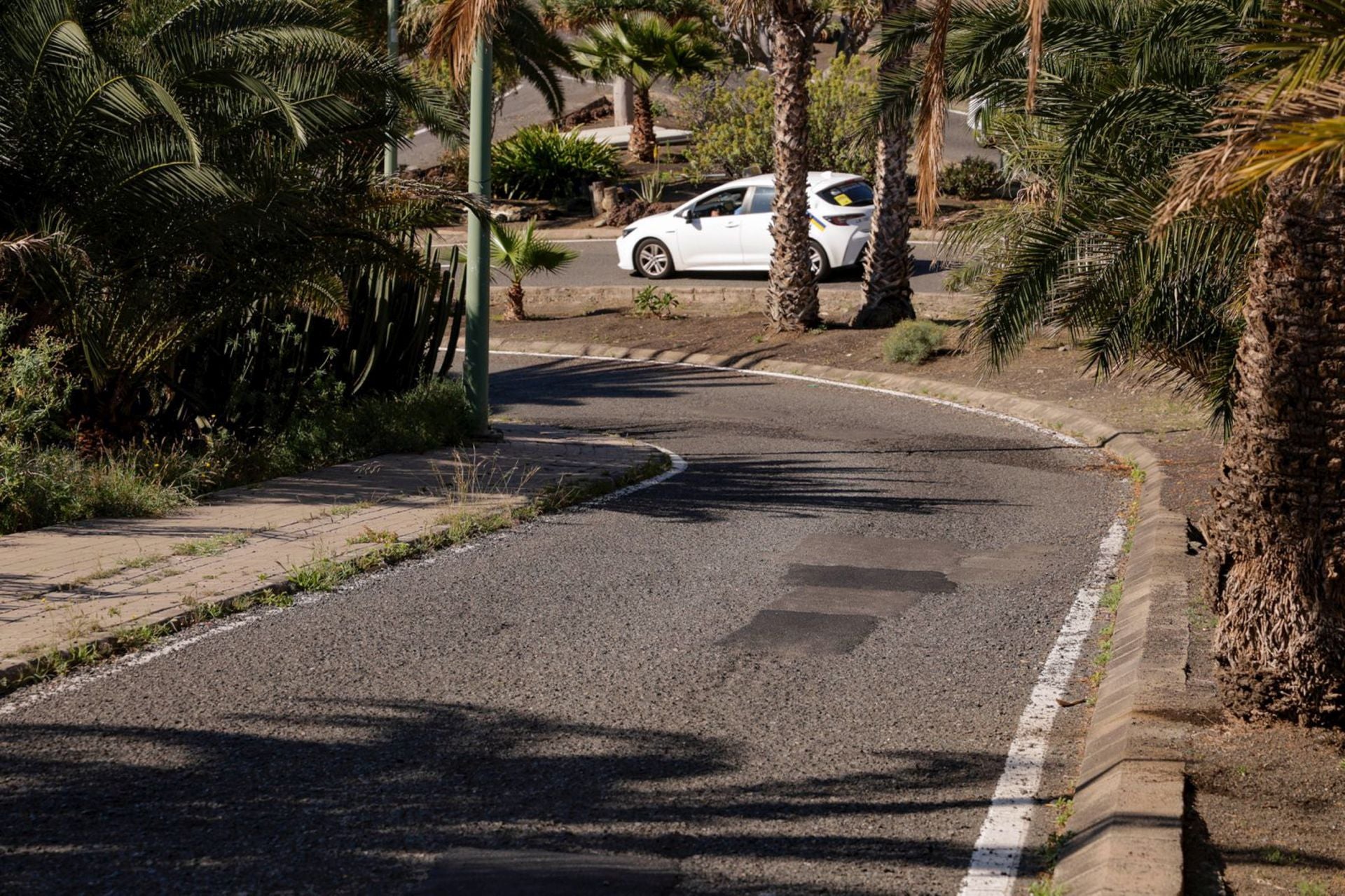Los vecinos de San Roque enseñan el deterioro de sus calles