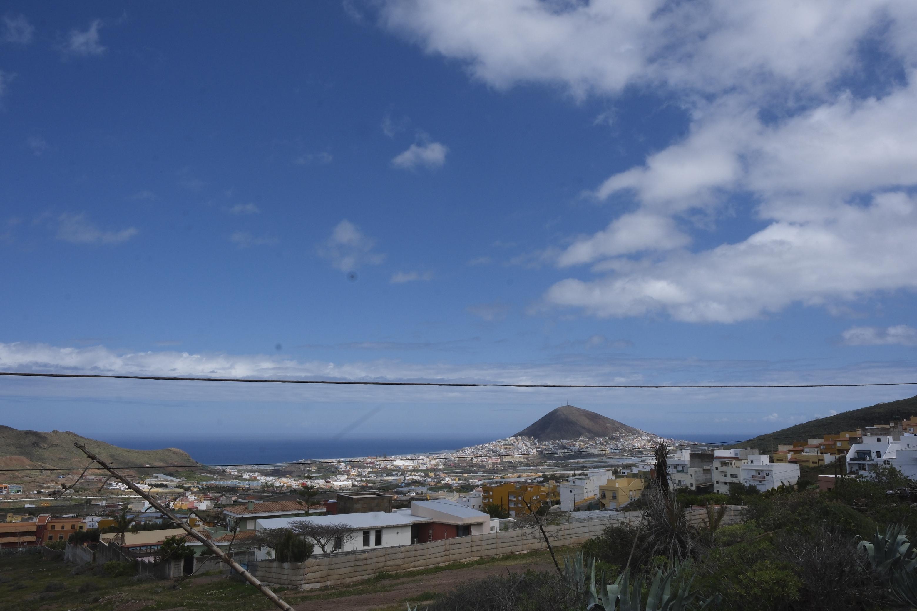Entre paraguas y viento: La borrasca Olivier visita Canarias
