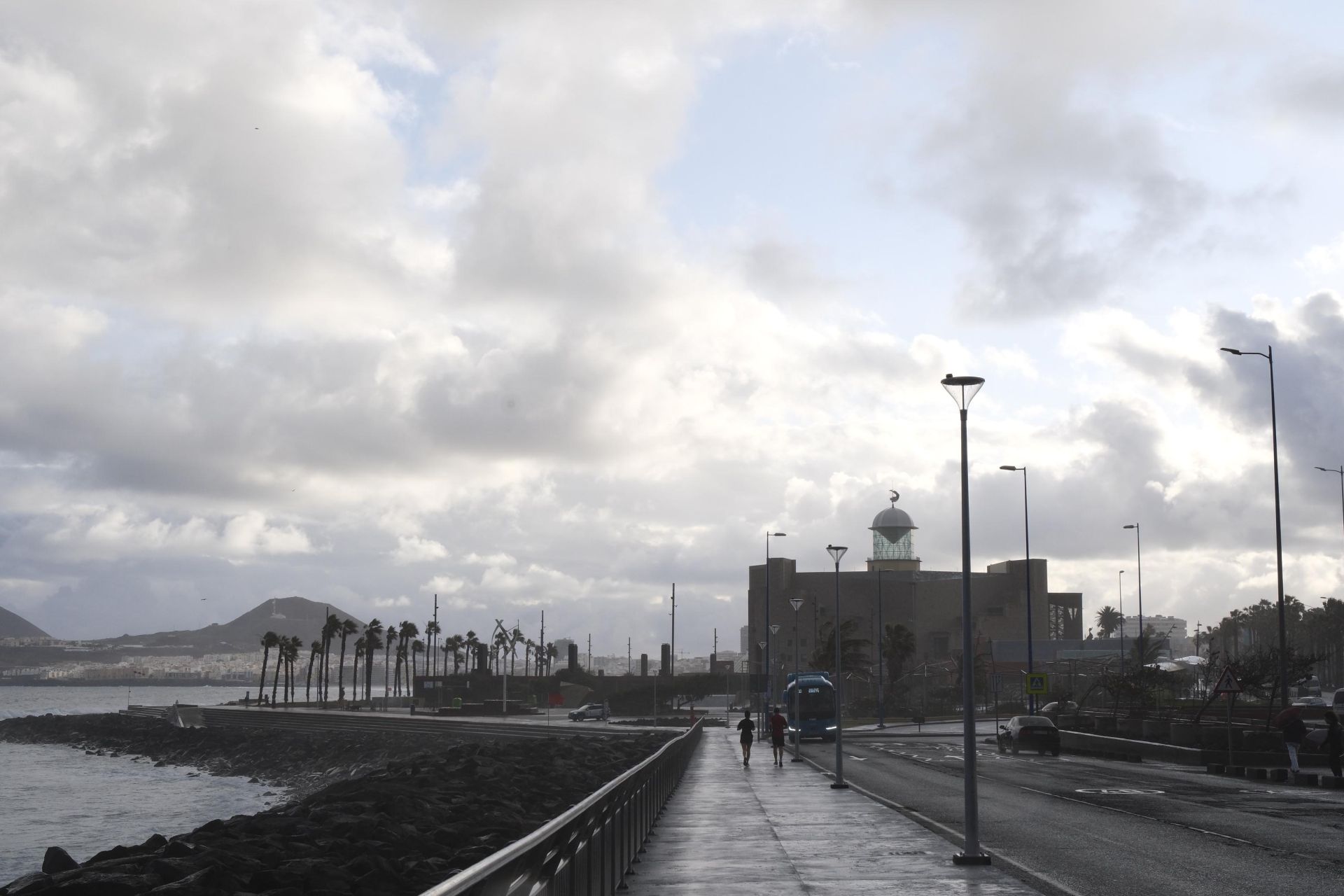 Temporal este miércoles a primera hora en la cpaital grancanaria.