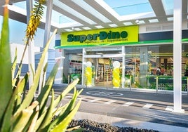 Fachada de SuperDino Puerto Calero.