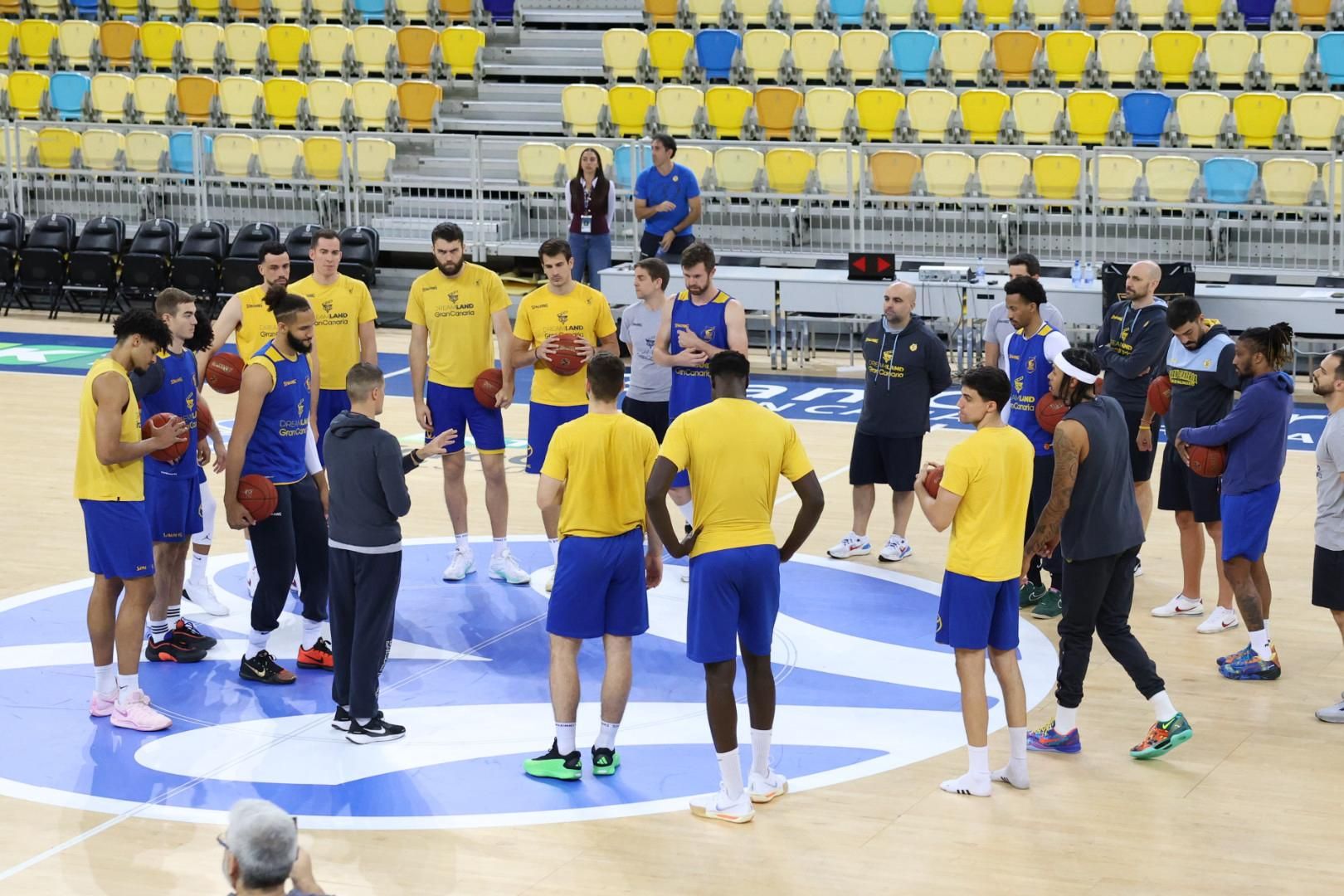 Última toma de contacto antes de asaltar el Arena
