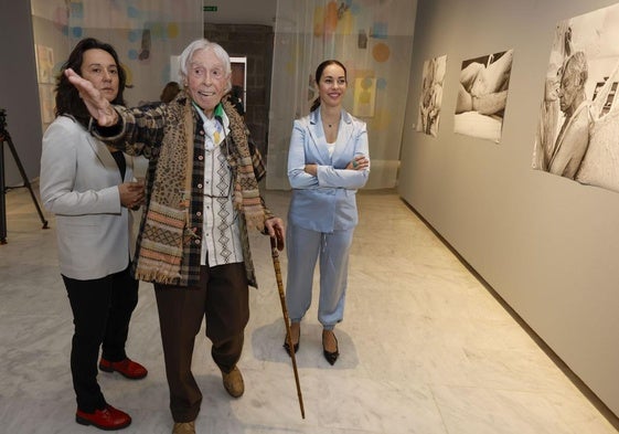 Elia Verona, Pepe Dámaso y Guacimara Medina, este jueves, en el Centro de Artes Plásticas.