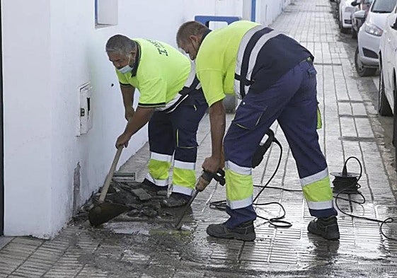 Reparación de una avería, en imagen de archivo.