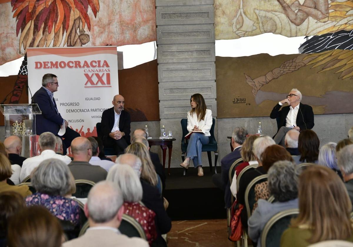 El foro 'Información y democracia', en imágenes