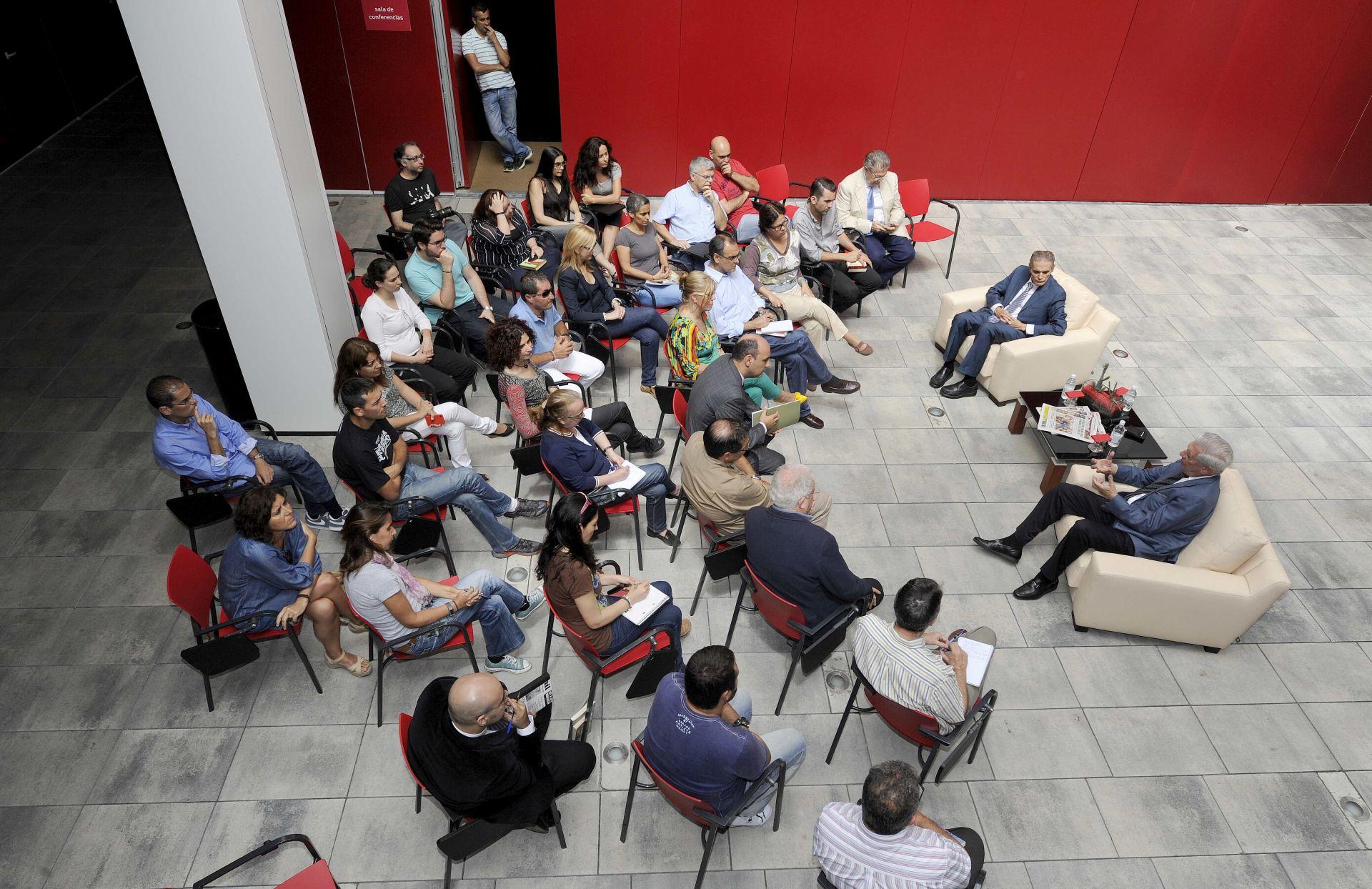 La visita de Vargas Llosa a CANARIAS7 en imágenes
