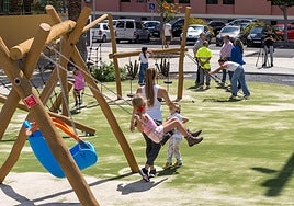 Nuevo parque infantil de La Paredilla.